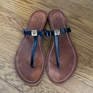 Women’s Tory Burch Black T-Strap Bow Sandals 8